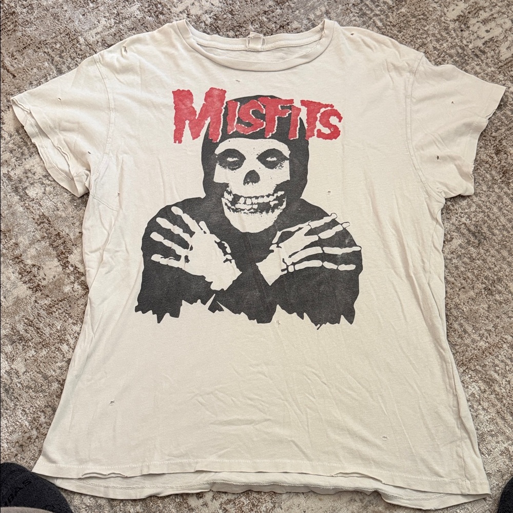 Skull Graphic Tee in Cream